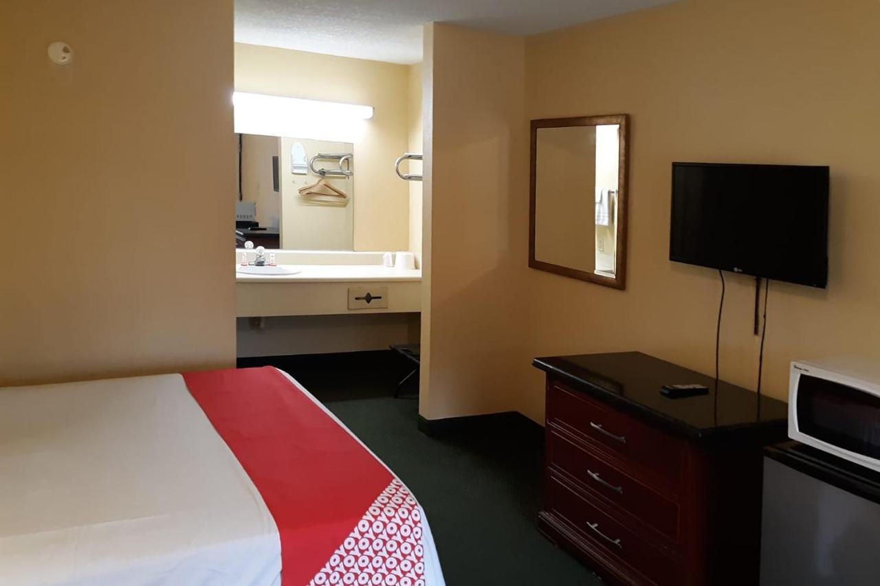 Super Value Inn Valdosta Buitenkant foto