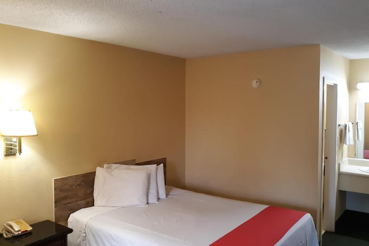 Super Value Inn Valdosta Buitenkant foto